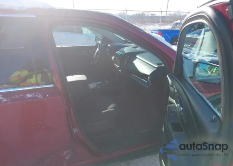 2020 Chevrolet Traverse Awd Lt Cloth z USA, uszkodzony, nr VIN 1GNEVGKW0LJ157339